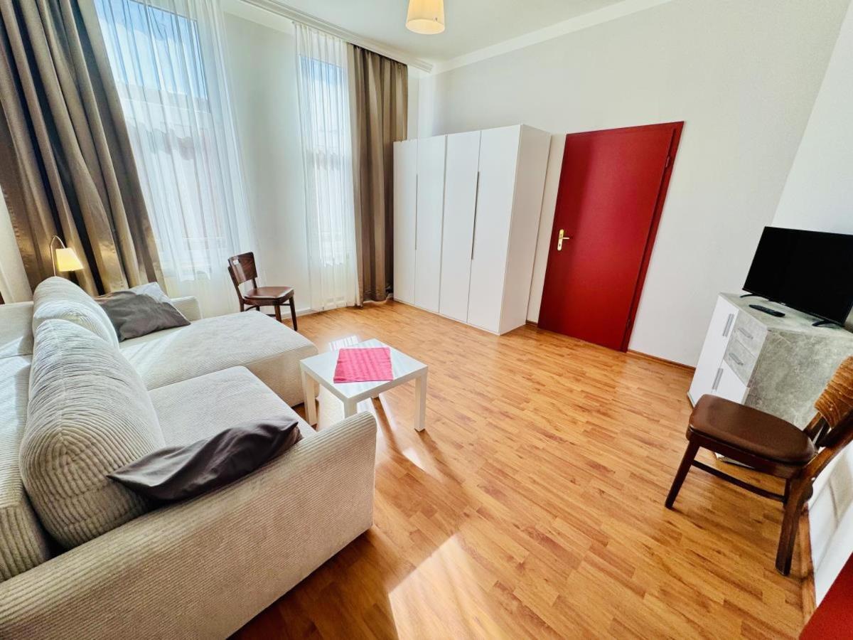 Doppelzimmer Zapfhahn, Direkt Am Alten Strom 罗斯托克 外观 照片
